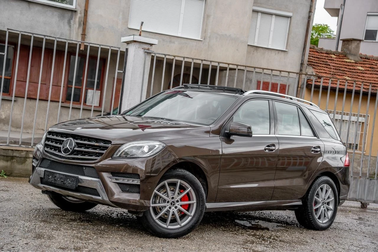 Mercedes-Benz ML 350 BlueTEC-AMG-DESIGNO-EDITION1-PANO-DISTR-ОБДУХ-FULL, снимка 3 - Автомобили и джипове - 55036945