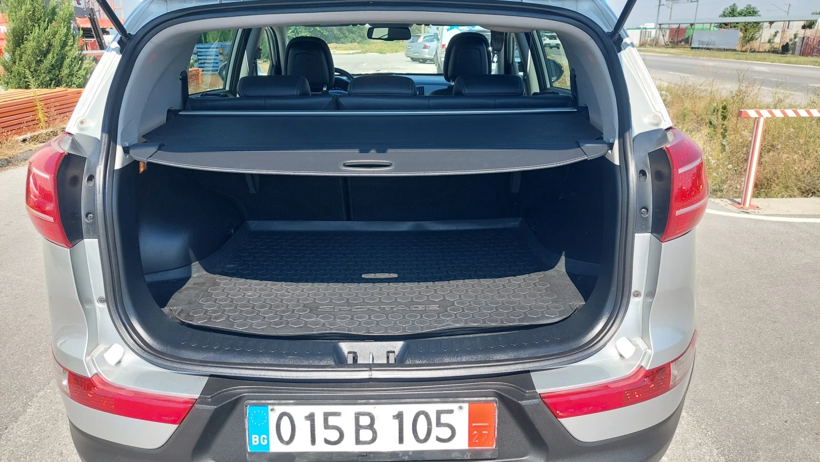 Kia Sportage 1.6i NAVI FULL ТОП !!!, снимка 10 - Автомобили и джипове - 55557517