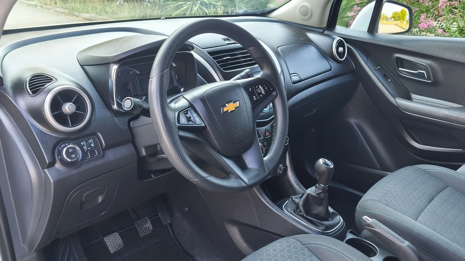 Chevrolet Trax 1.6i  85000км., снимка 9 - Автомобили и джипове - 55595196