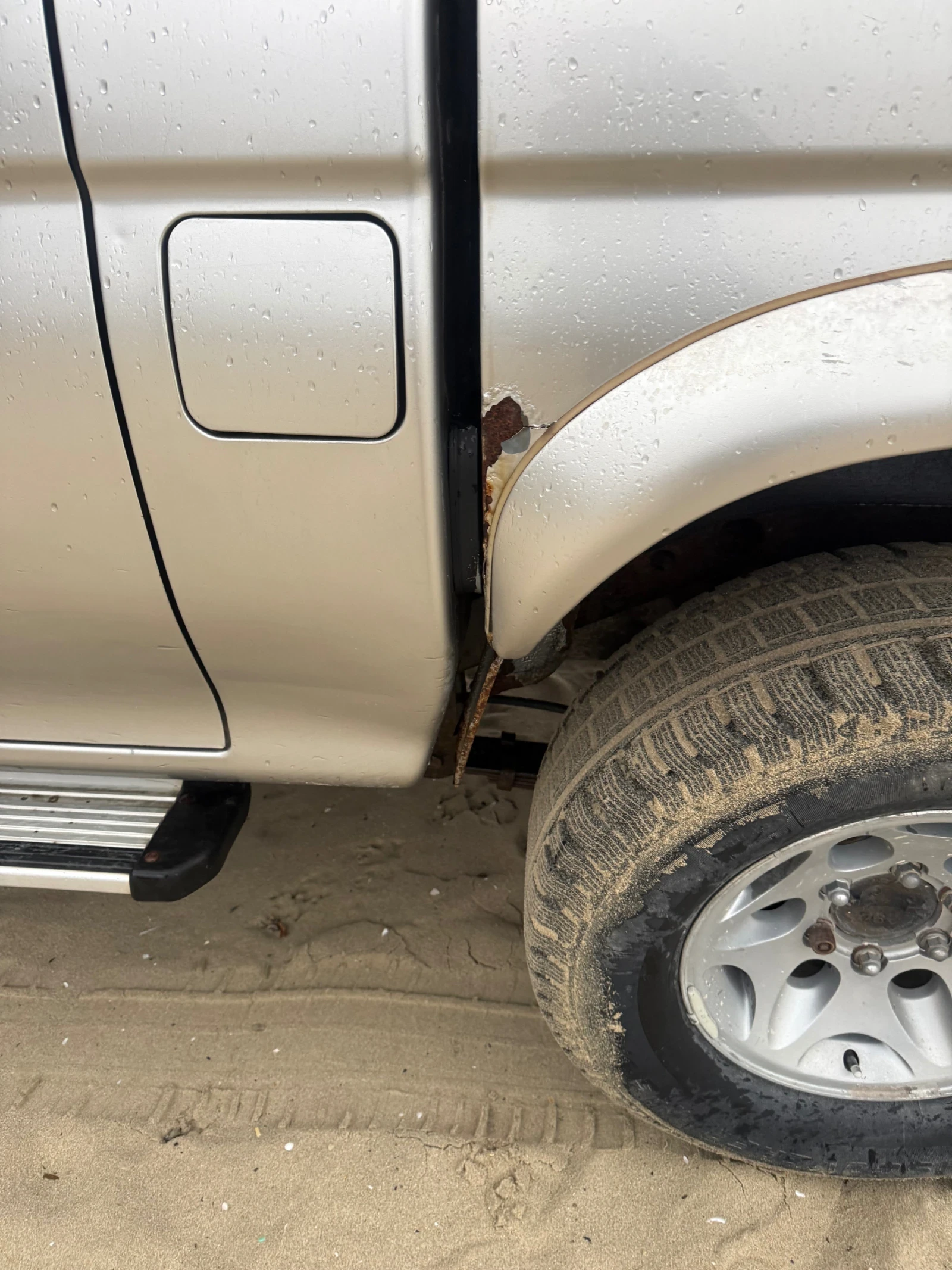 Mitsubishi L200, снимка 5 - Автомобили и джипове - 56717635