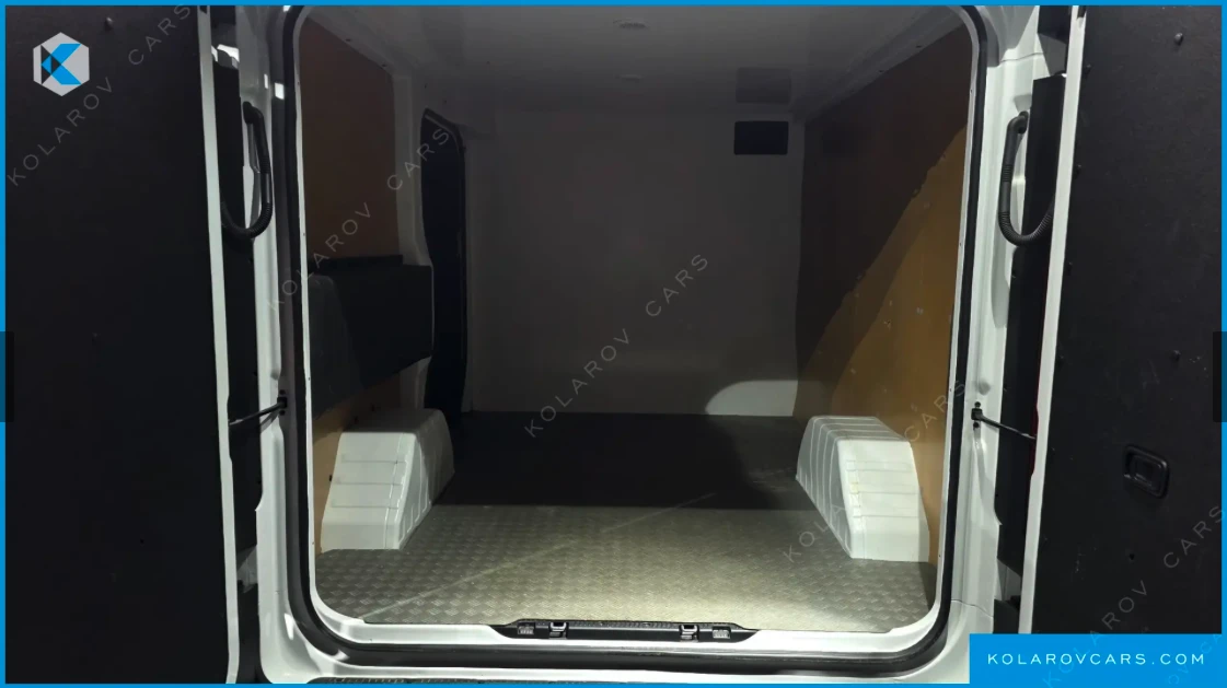 Hyundai Staria ST1, снимка 16 - Бусове и автобуси - 55337161
