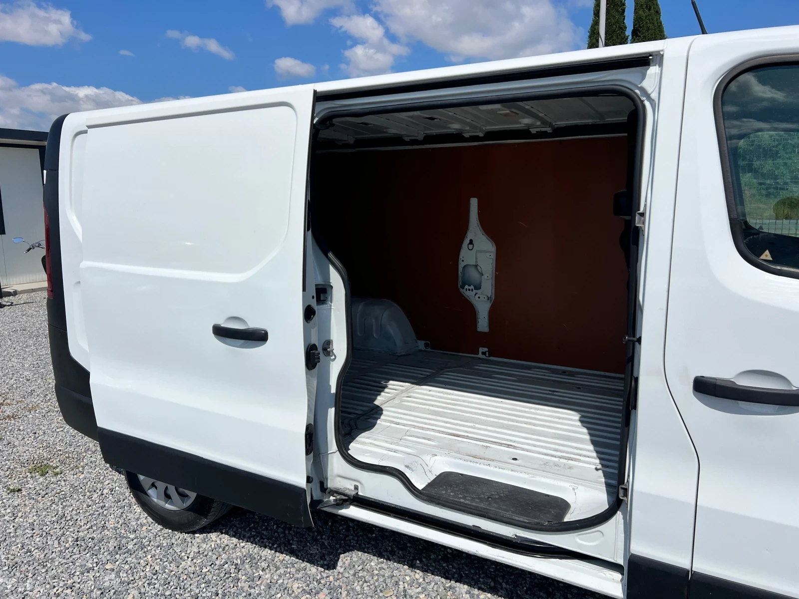 Renault Trafic Дълга база , снимка 16 - Бусове и автобуси - 55429502