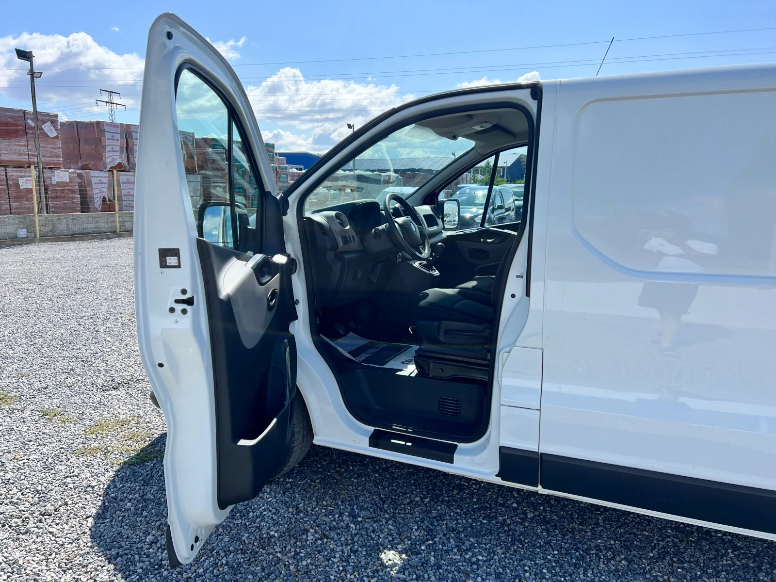 Renault Trafic Дълга база , снимка 7 - Бусове и автобуси - 55429502