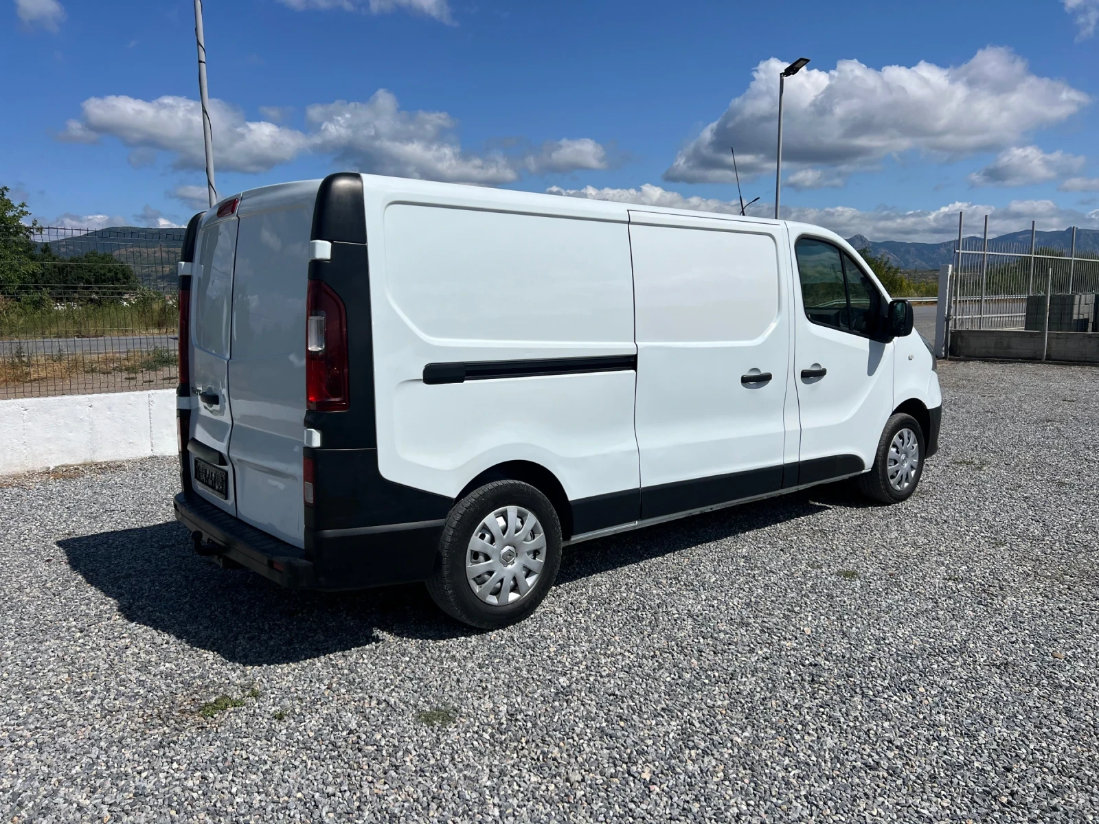 Renault Trafic Дълга база , снимка 6 - Бусове и автобуси - 55429502