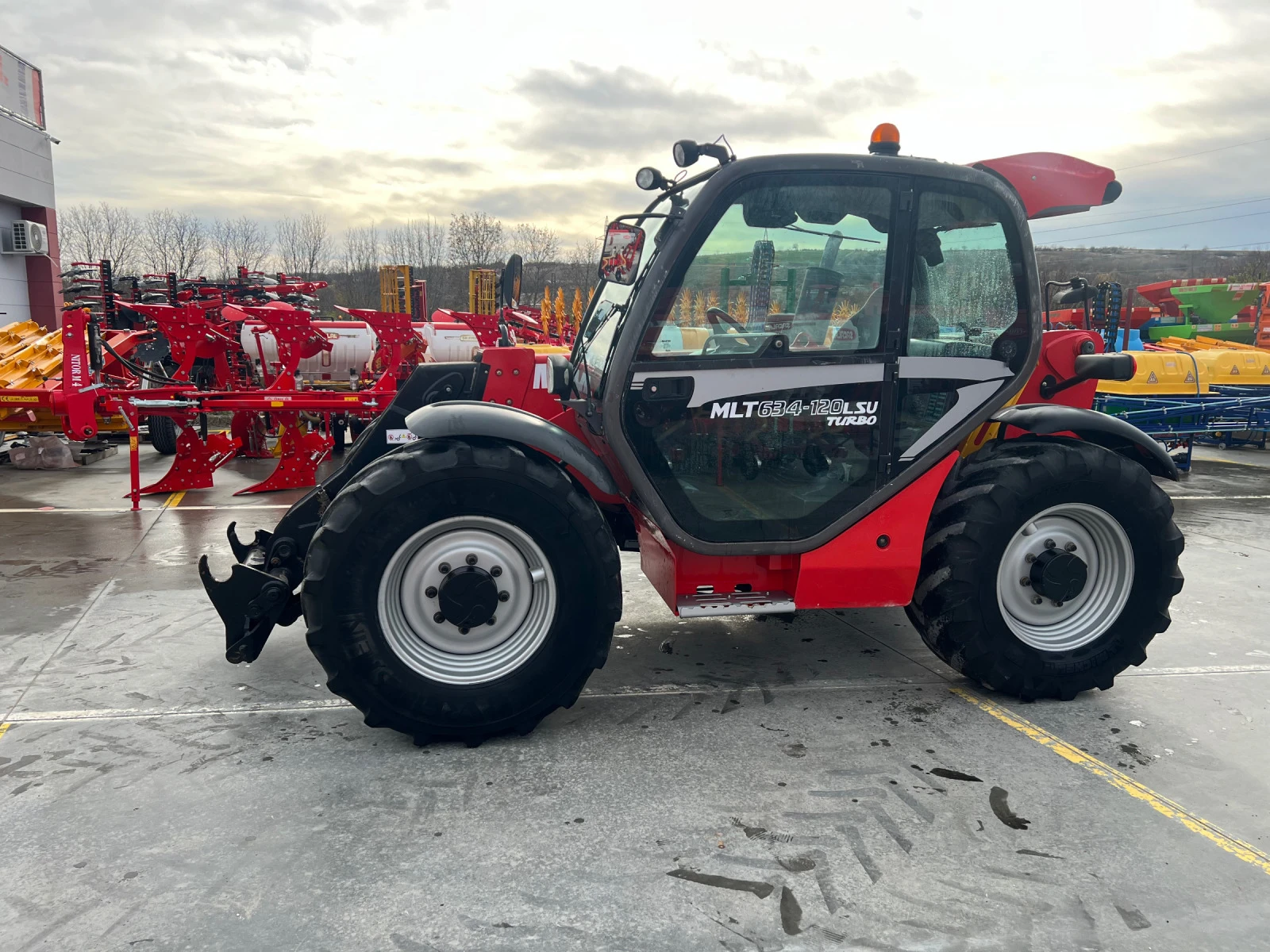 Телескопичен товарач Manitou 634-120 LSU  - изображение 4