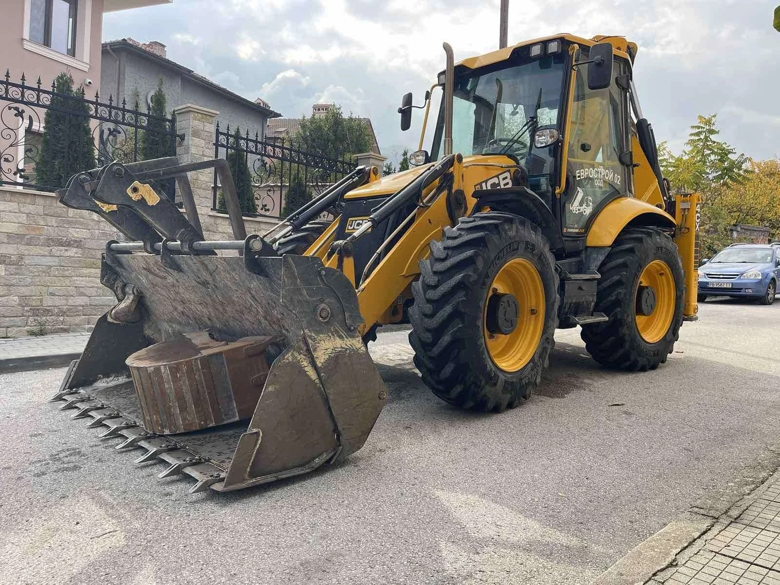Багер JCB 4CX PRO - изображение 2