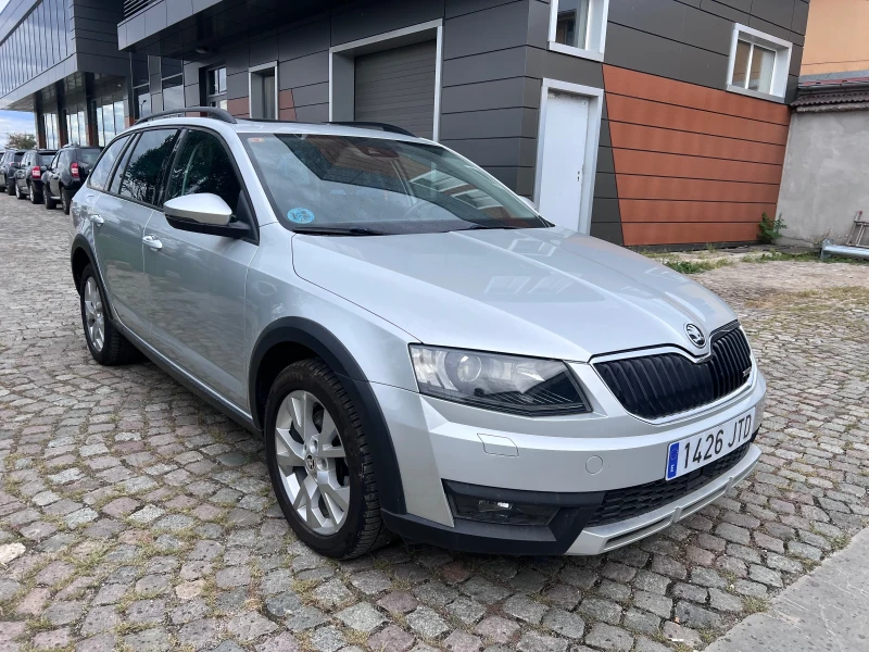 Skoda Octavia Scout  4x4 automat, снимка 3 - Автомобили и джипове - 47213839