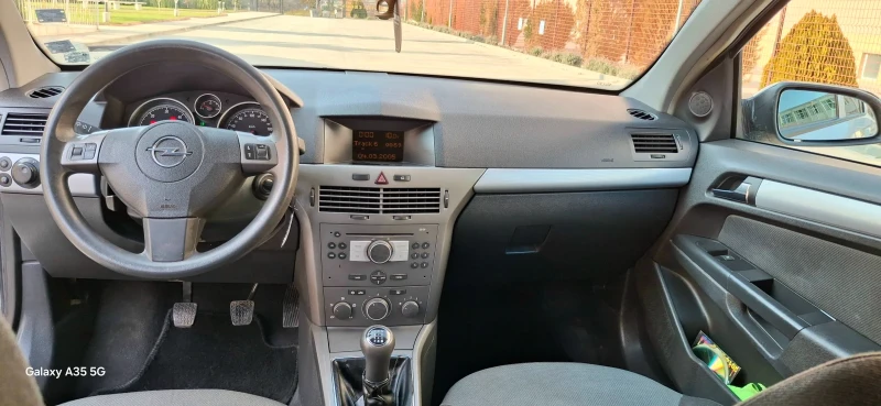 Opel Astra 1.7CDTI, снимка 8 - Автомобили и джипове - 48054152