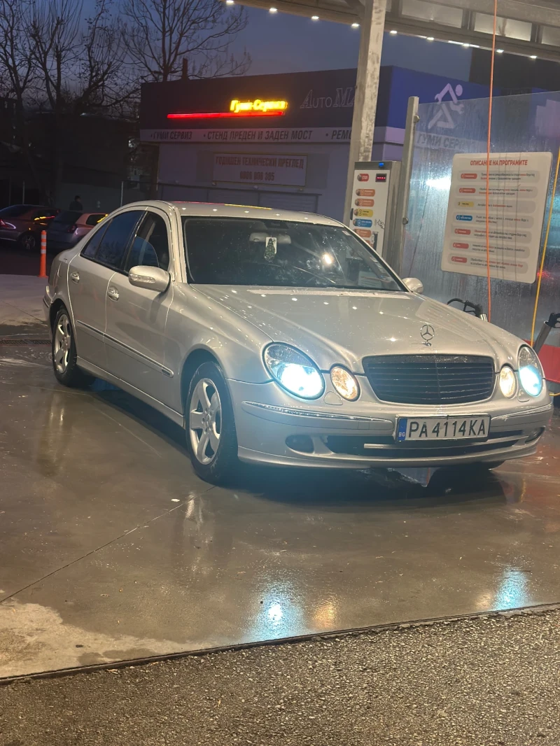 Mercedes-Benz E 220 2.2 CDI, снимка 2 - Автомобили и джипове - 48158195