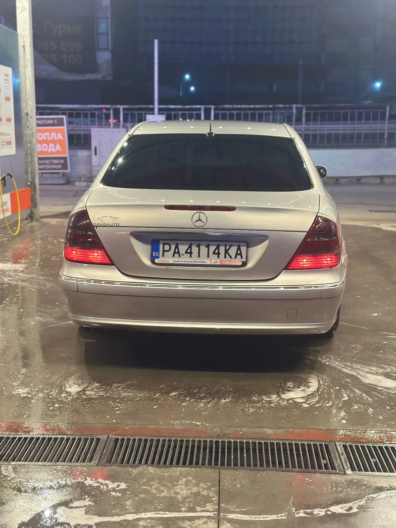 Mercedes-Benz E 220 2.2 CDI, снимка 4 - Автомобили и джипове - 48158195