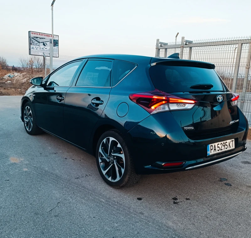 Toyota Auris 1.8 Hybrid , снимка 7 - Автомобили и джипове - 48836410