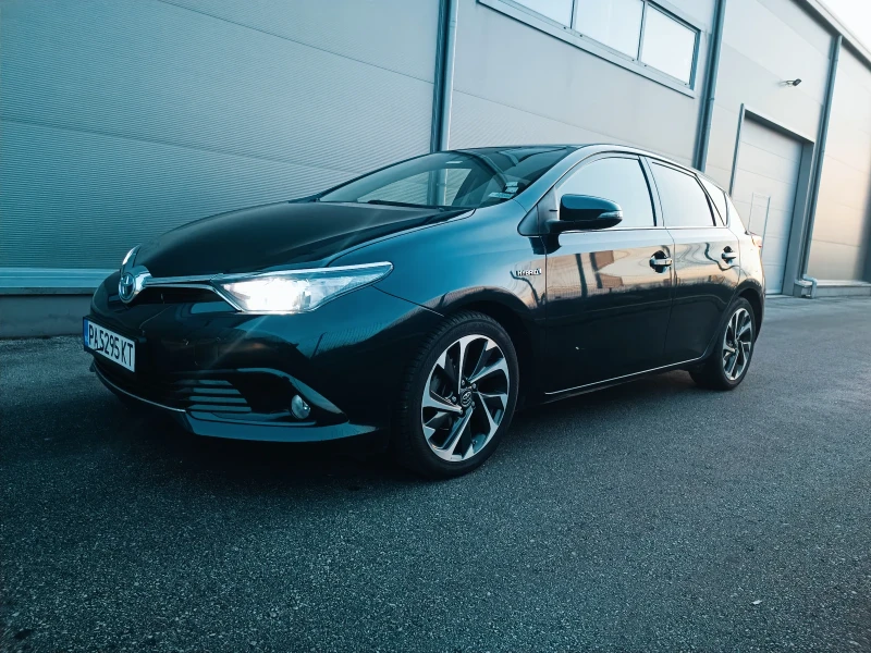 Toyota Auris 1.8 Hybrid , снимка 9 - Автомобили и джипове - 48836410