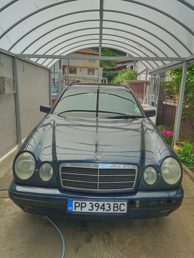 Mercedes-Benz 200 E
