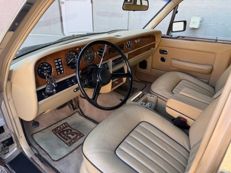 Rolls-Royce Silver Spur С РЕГИСТРАЦИЯ & АВТО КРЕДИТ, снимка 9 - Автомобили и джипове - 53539696
