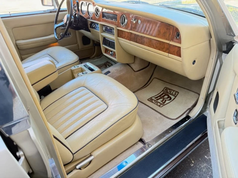 Rolls-Royce Silver Spur С РЕГИСТРАЦИЯ & АВТО КРЕДИТ, снимка 14 - Автомобили и джипове - 53539696