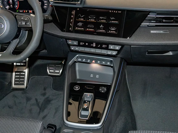 Audi A3 Sportback 35 TFSI = S-line = Гаранция - изображение 10