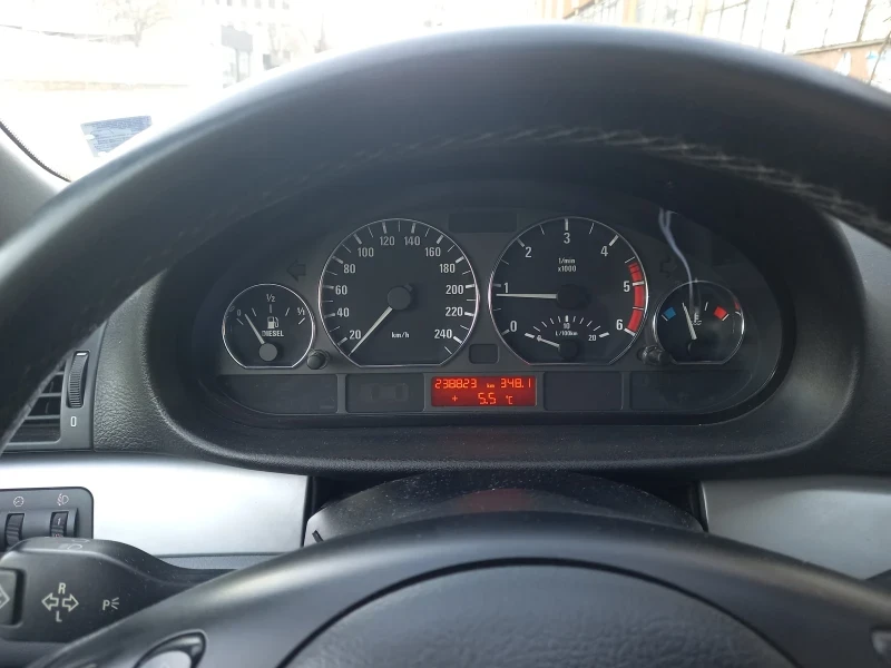 BMW 320, снимка 14 - Автомобили и джипове - 53214621