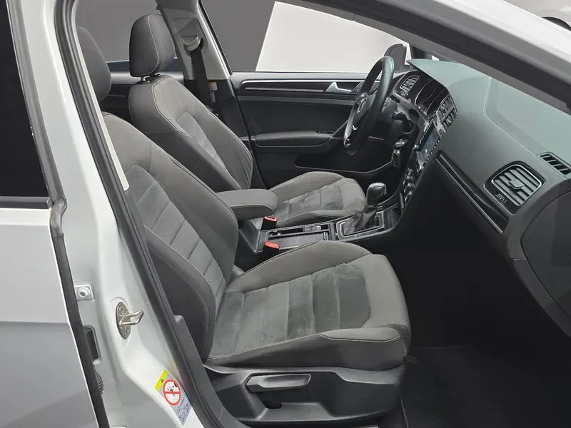 VW Golf 2.0 TDI, снимка 10 - Автомобили и джипове - 54300716