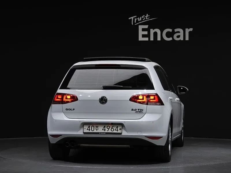 VW Golf 2.0 TDI, снимка 4 - Автомобили и джипове - 54300716