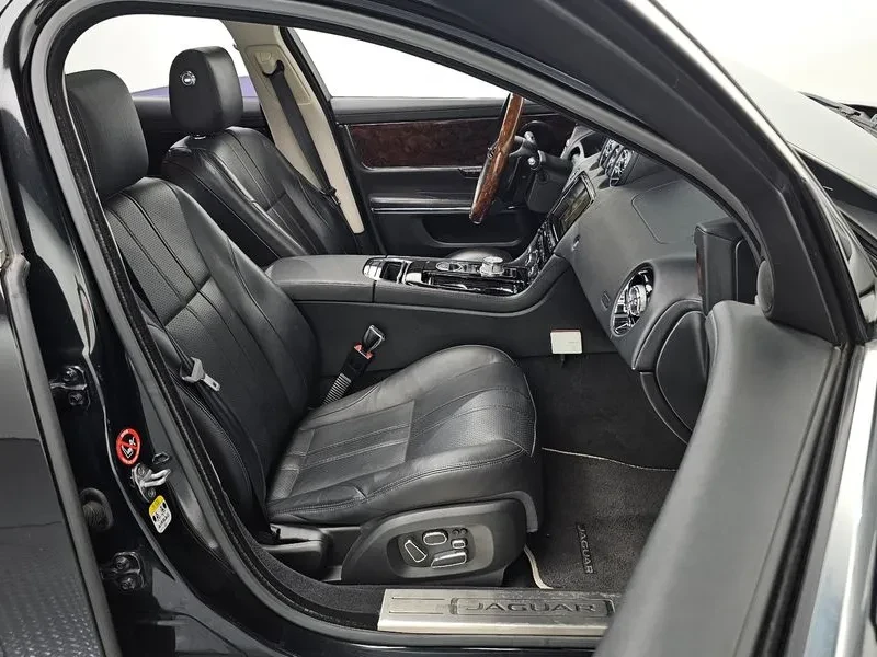 Jaguar Xj 3.0D, снимка 12 - Автомобили и джипове - 54454357