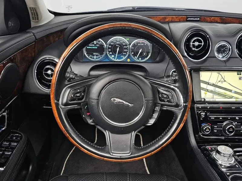 Jaguar Xj 3.0D, снимка 14 - Автомобили и джипове - 54454357