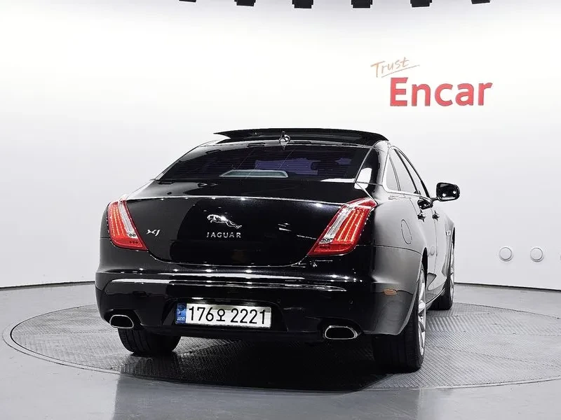 Jaguar Xj 3.0D, снимка 4 - Автомобили и джипове - 54454357