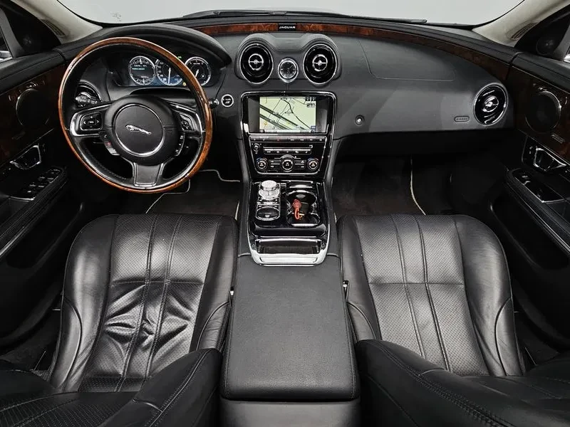 Jaguar Xj 3.0D, снимка 7 - Автомобили и джипове - 54454357