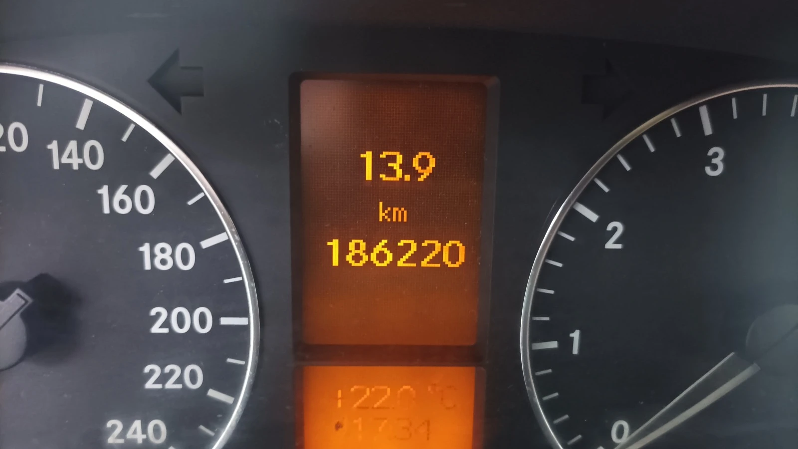 Mercedes-Benz A 160 1.5 i | Mobile.bg   12