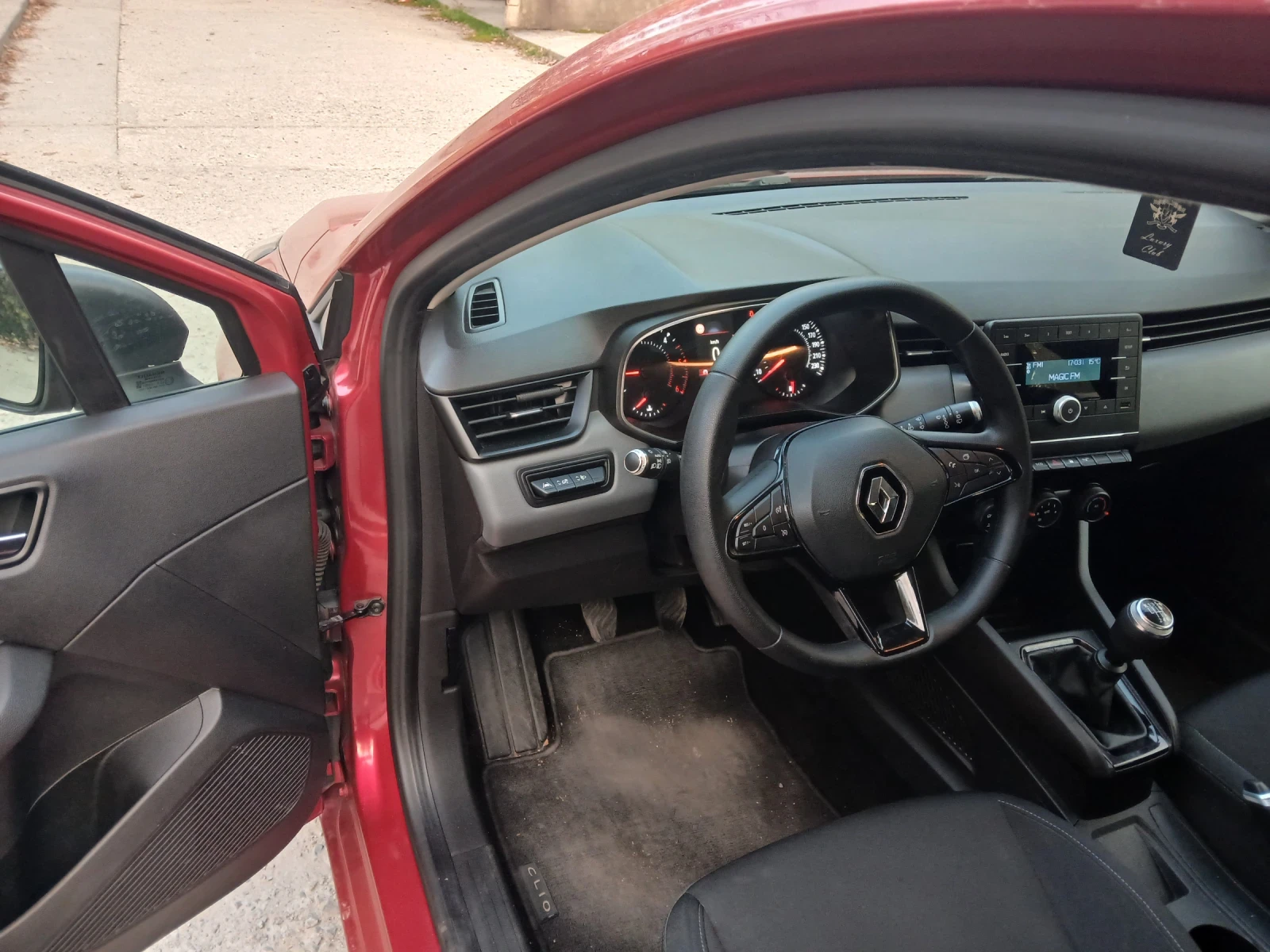 Renault Clio 1.5 dCi - изображение 9