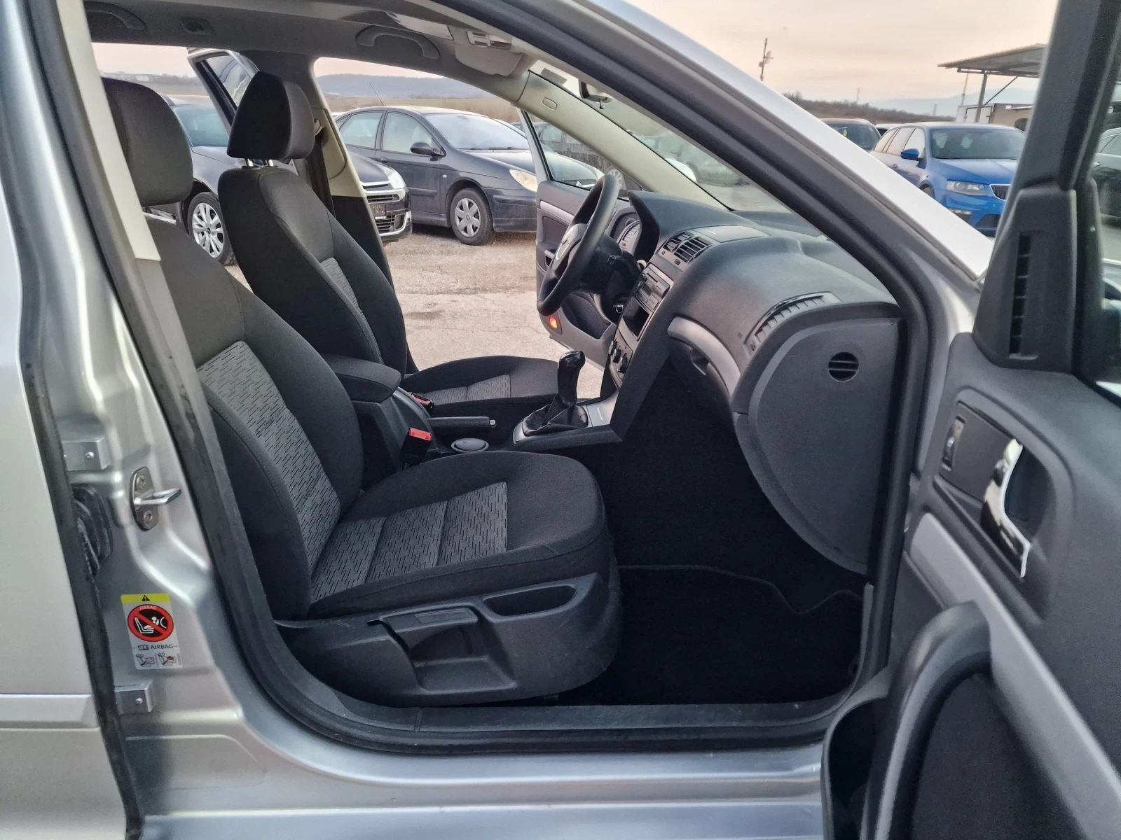 Skoda Octavia 1.6TDI 4X4 | Mobile.bg — изображение 13