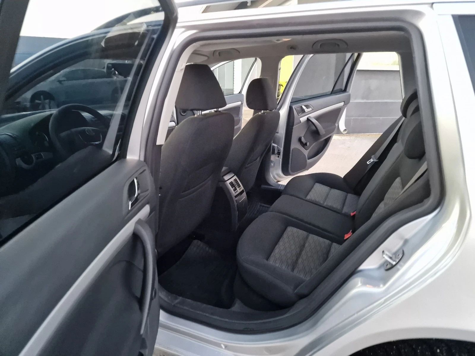 Skoda Octavia 1.6TDI 4X4 | Mobile.bg — изображение 14