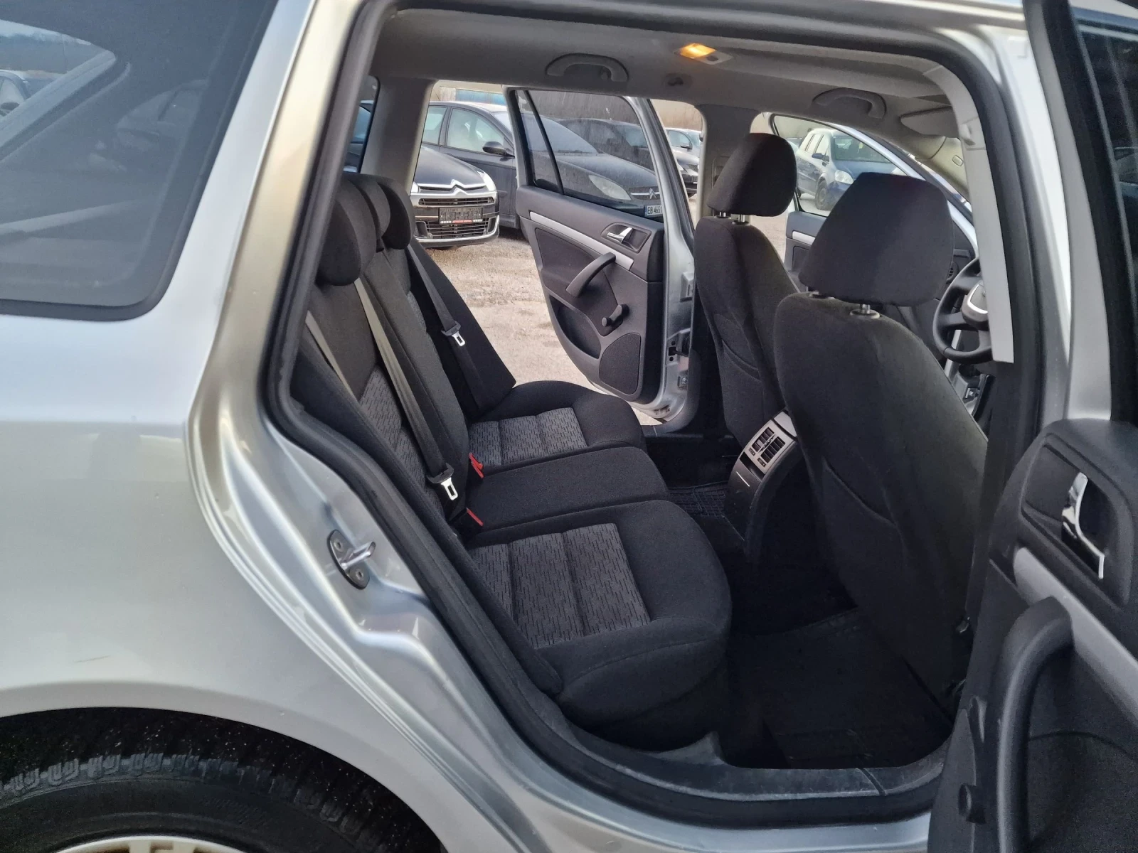 Skoda Octavia 1.6TDI 4X4 | Mobile.bg — изображение 15