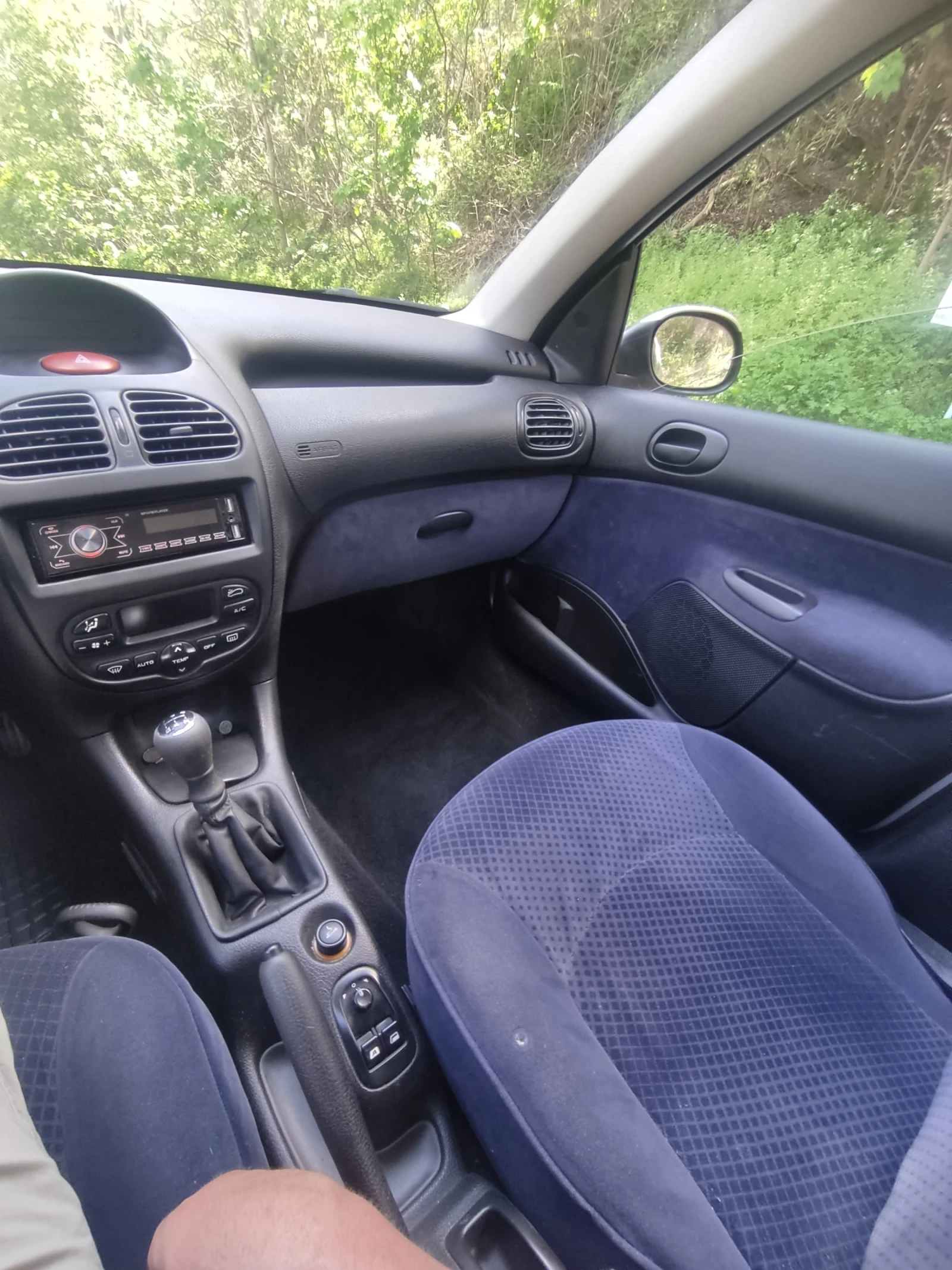 Peugeot 206 1.1i - изображение 9