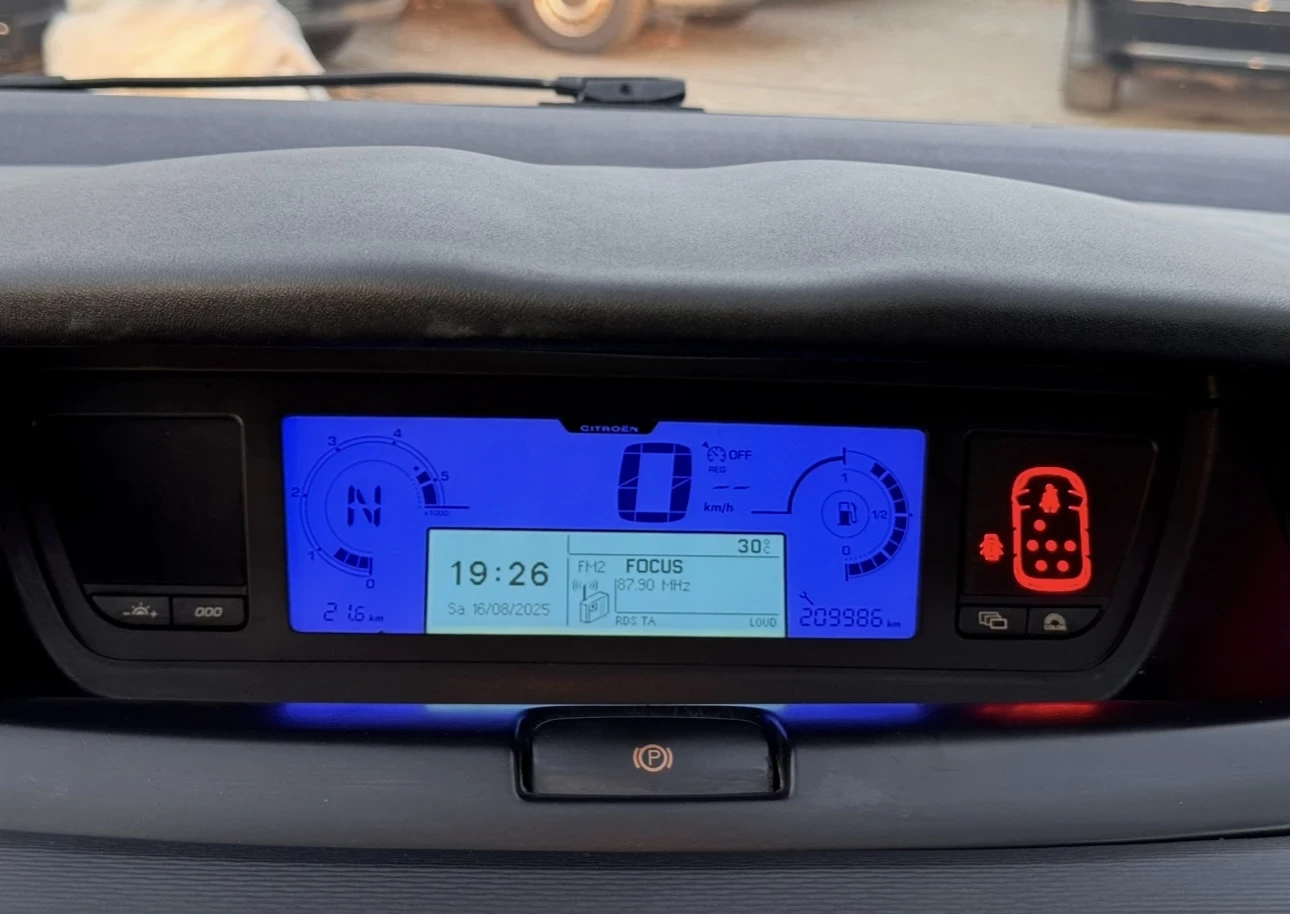 Citroen C4 Picasso 1.6 HDI / Автомат / 7места - изображение 9