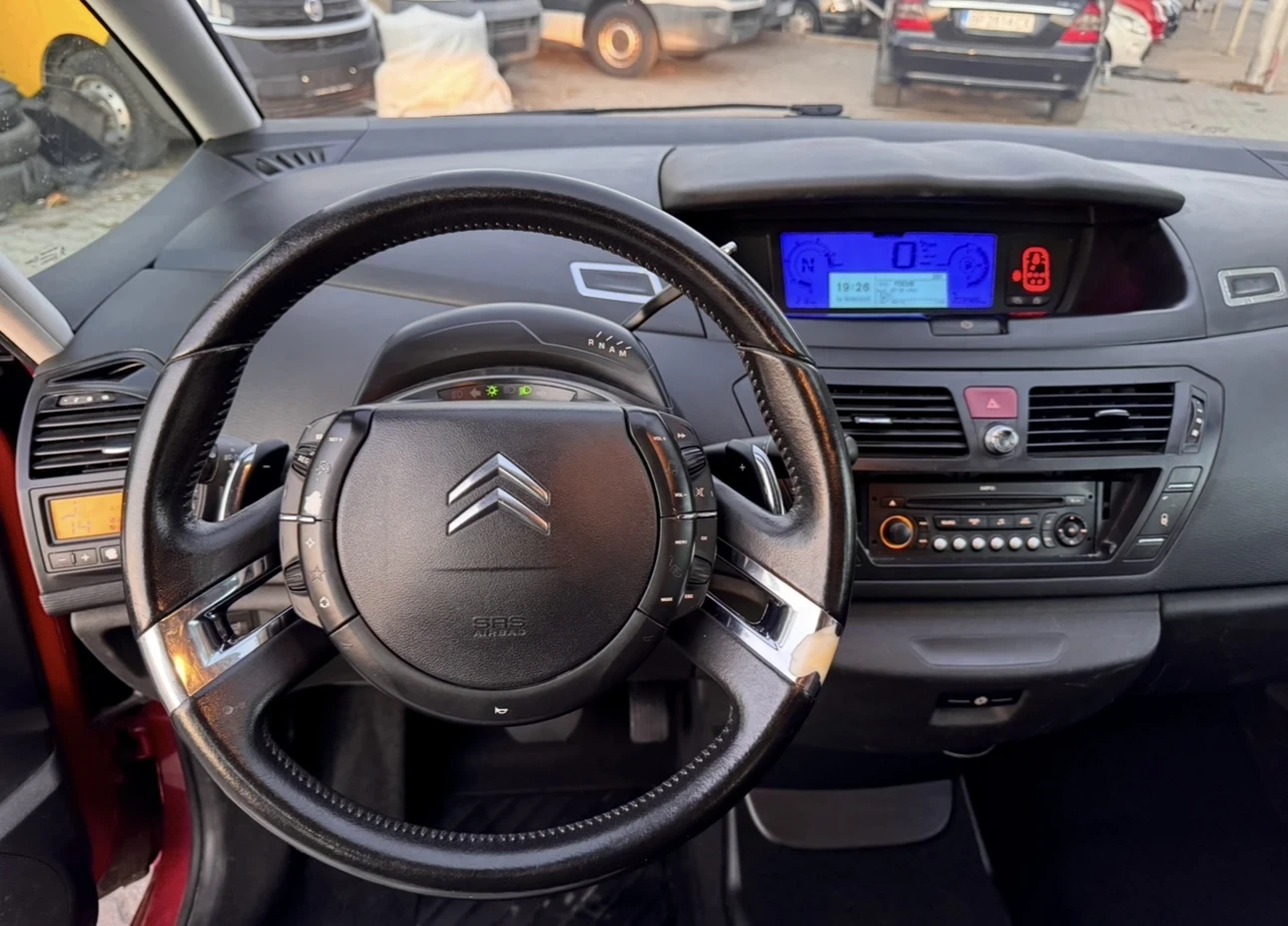 Citroen C4 Picasso 1.6 HDI / Автомат / 7места - изображение 6