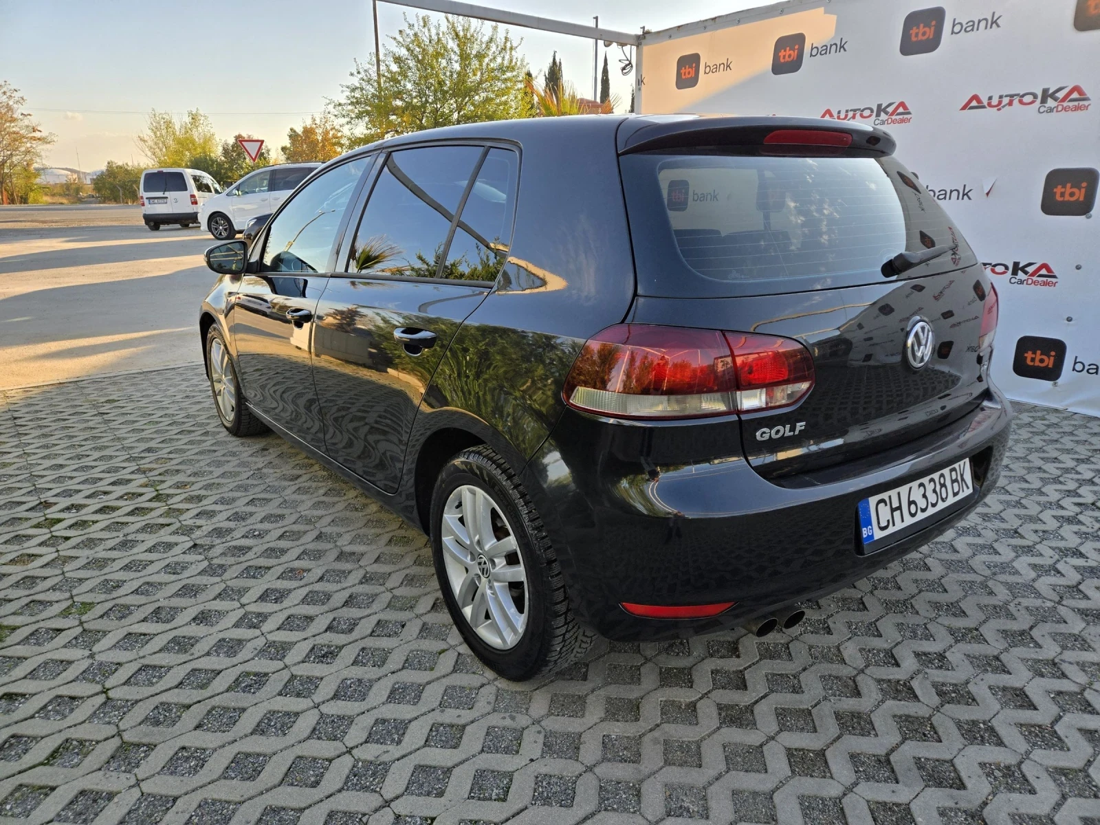 VW Golf 2.0TDI-110кс= НАВИ= АВТОПИЛОТ= ОБСЛУЖЕН= EU 5A - изображение 5
