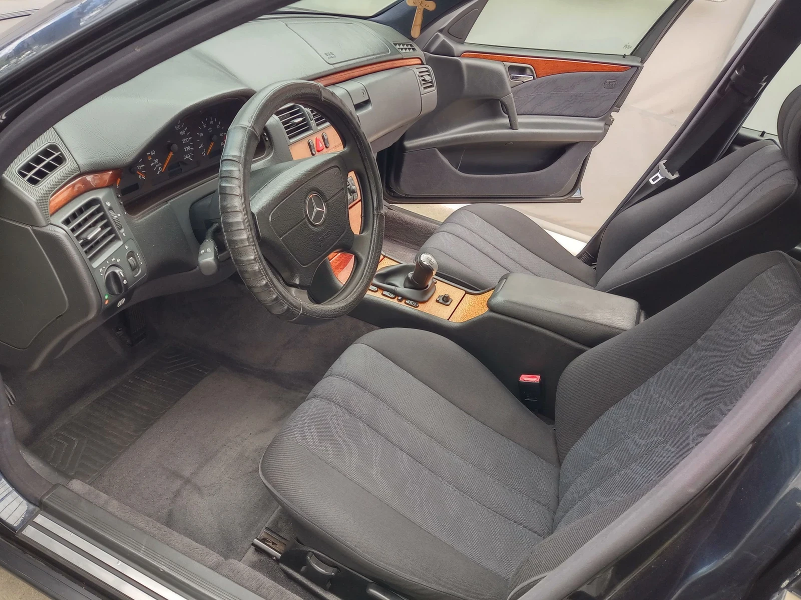 Mercedes-Benz 200 E | Mobile.bg   10