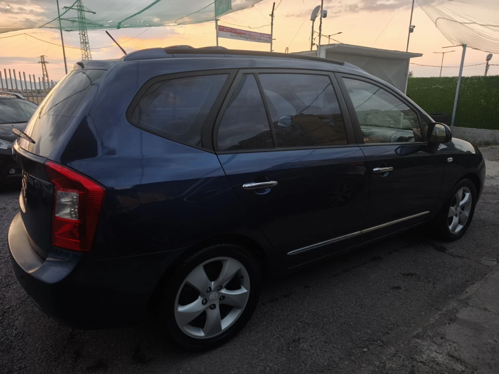 Kia Carens 2.0 I - изображение 5