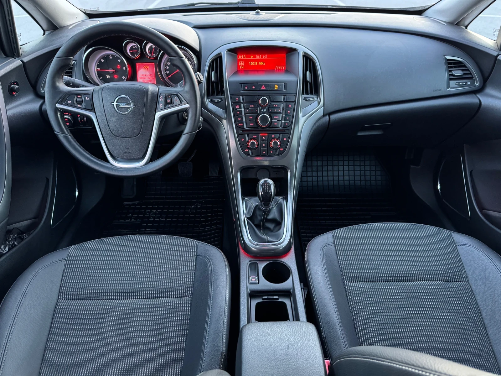 Opel Astra 1.7 CDTI - COSMO , снимка 10 - Автомобили и джипове - 53748418