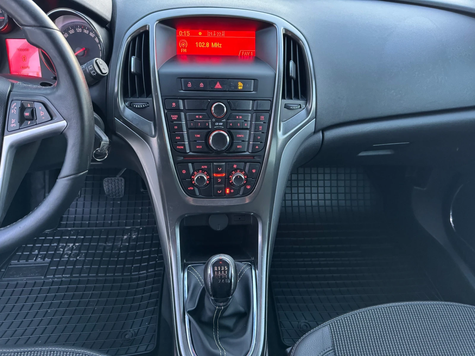 Opel Astra 1.7 CDTI - COSMO , снимка 13 - Автомобили и джипове - 53748418