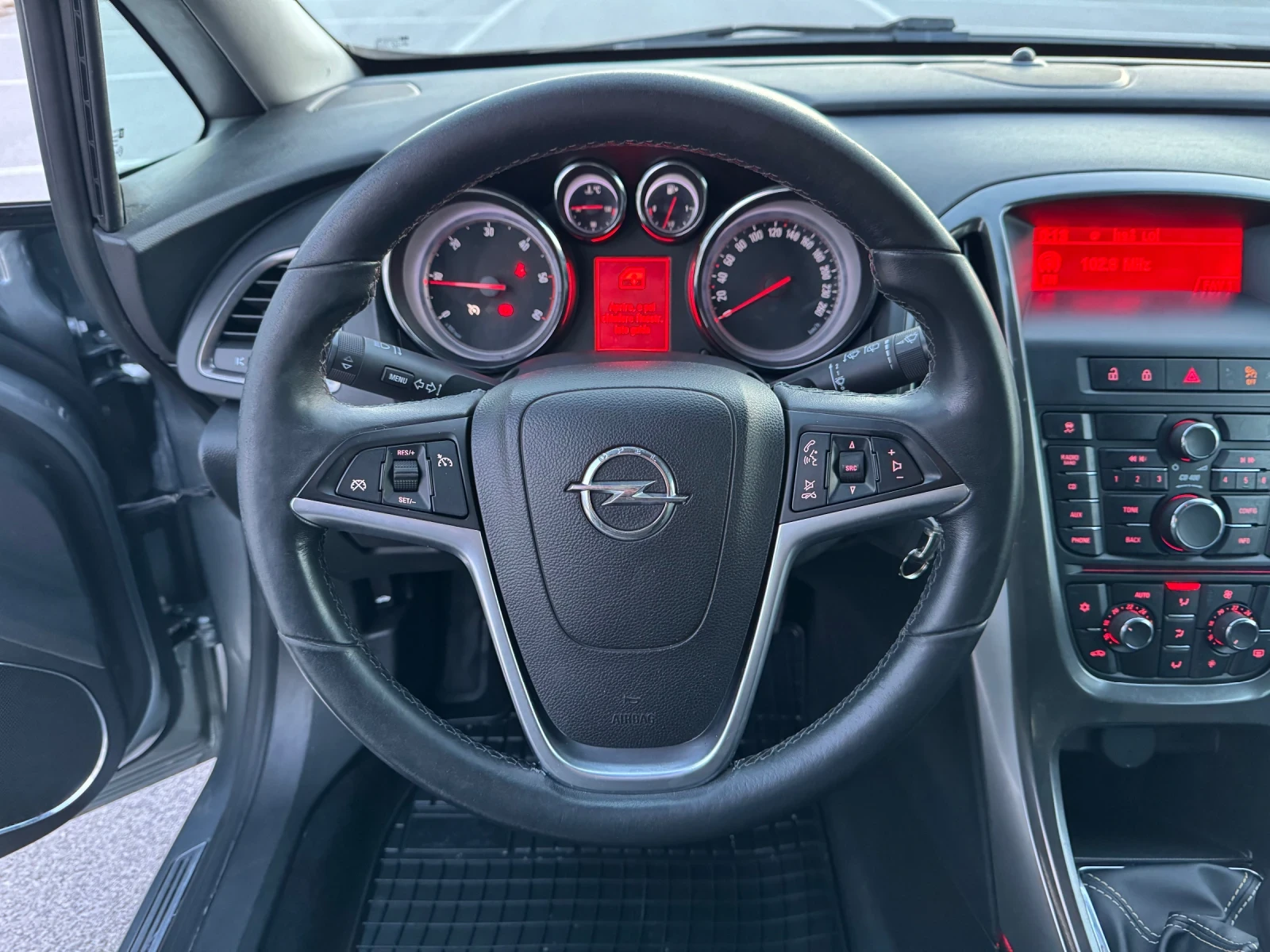 Opel Astra 1.7 CDTI - COSMO , снимка 11 - Автомобили и джипове - 53748418