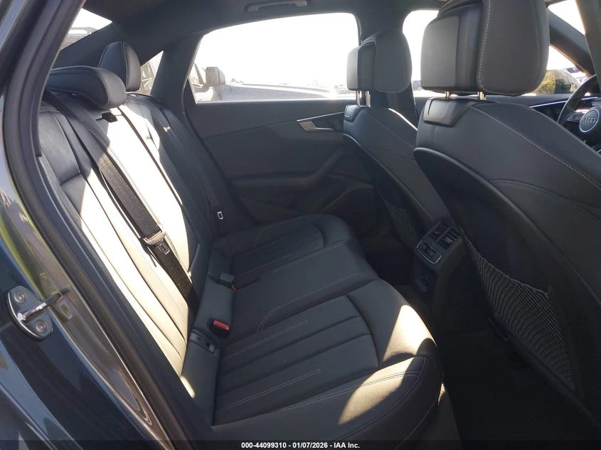 Audi A4 2l Premium 45 Tfsi Quattro S Tronic, снимка 8 - Автомобили и джипове - 53905676