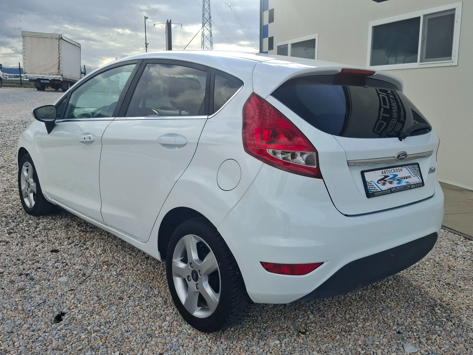Ford Fiesta 1.6TDCI/Euro5A/Клима, снимка 3 - Автомобили и джипове - 54000119