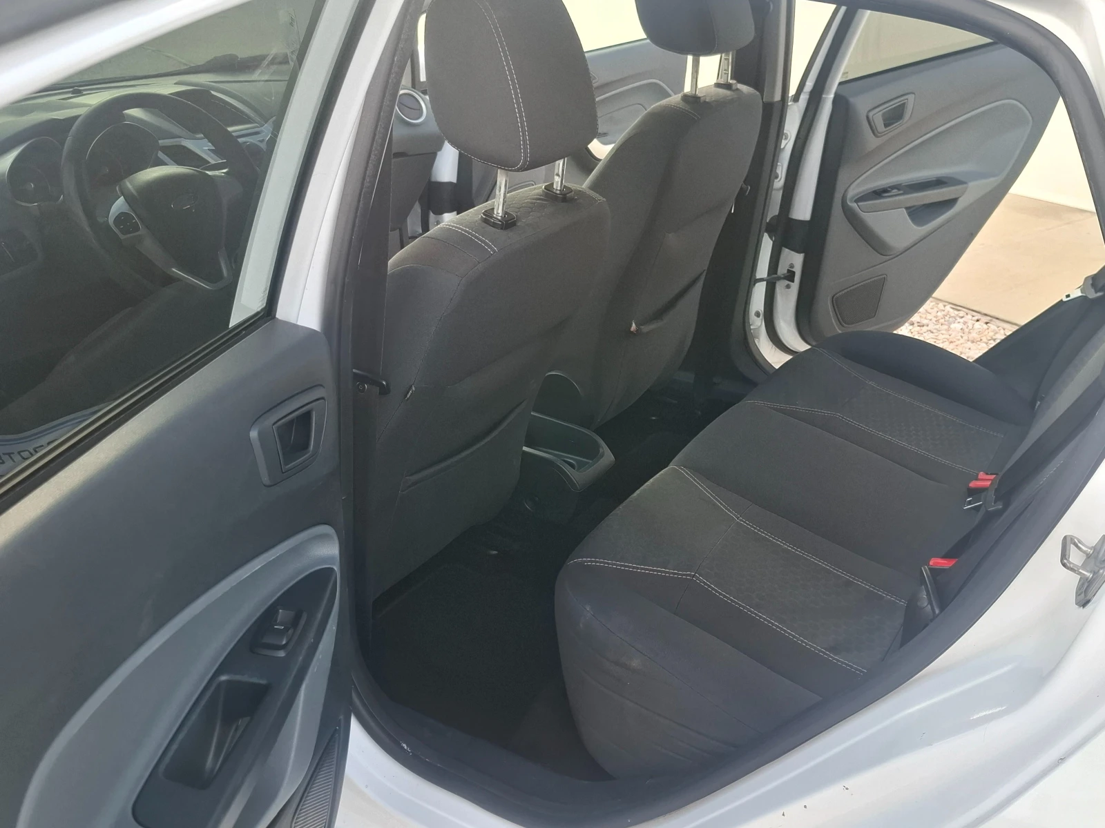 Ford Fiesta 1.6TDCI/Euro5A/Клима, снимка 14 - Автомобили и джипове - 54000119