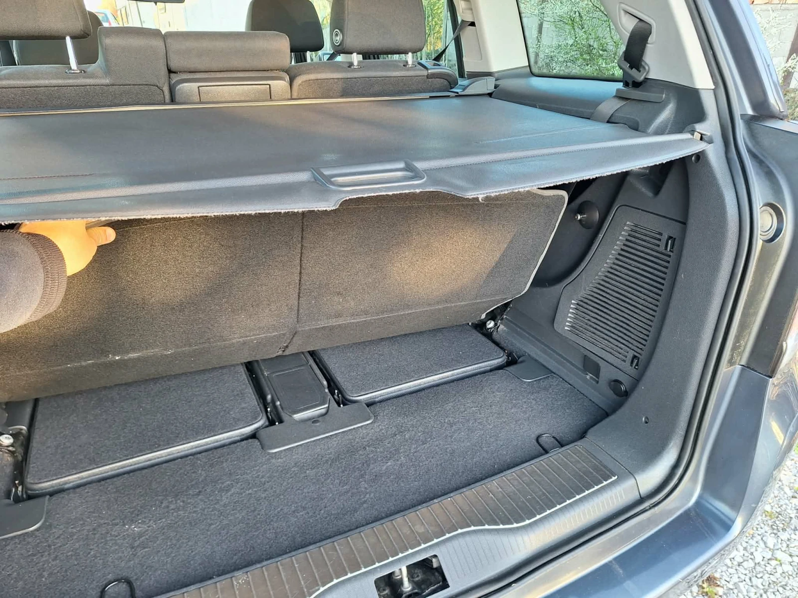 Opel Zafira 2.2i клима, снимка 14 - Автомобили и джипове - 54142824