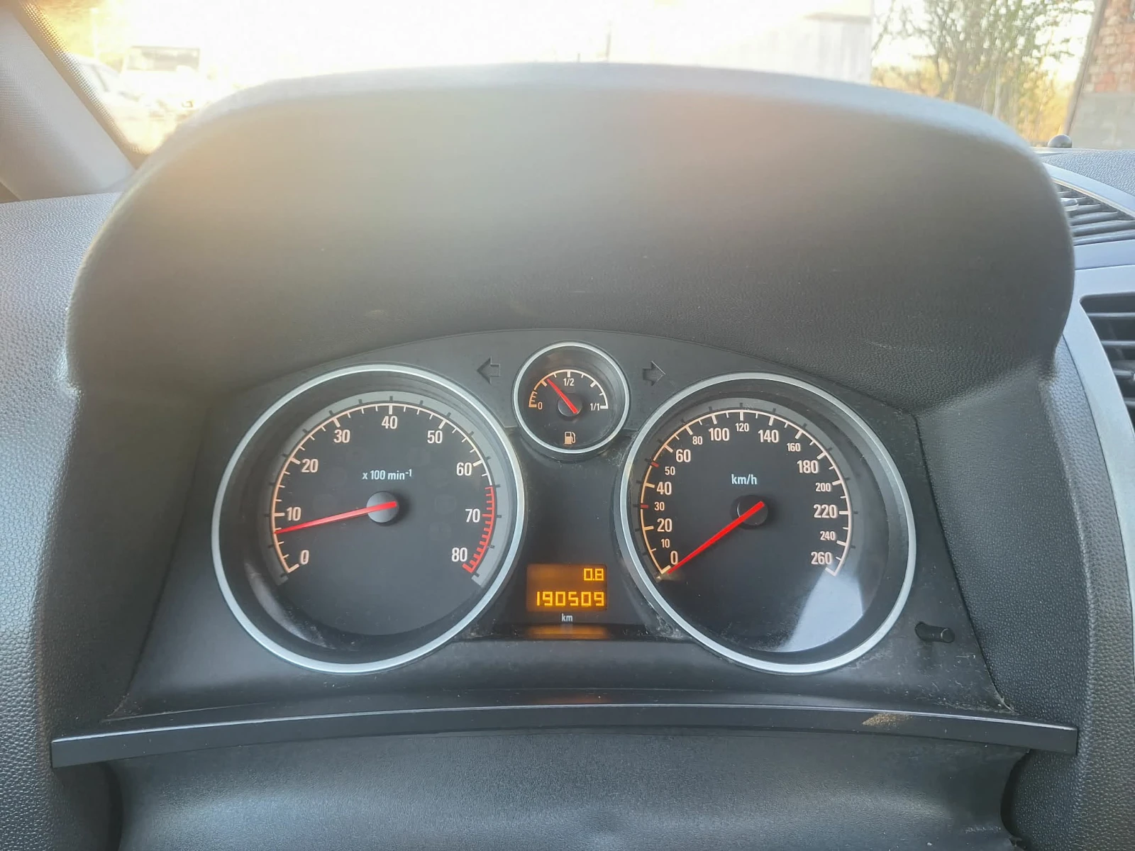 Opel Zafira 2.2i клима, снимка 15 - Автомобили и джипове - 54142824