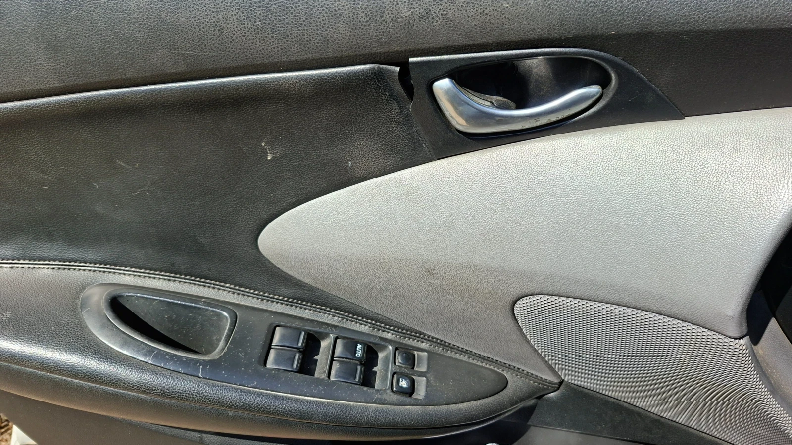 Nissan Primera P12, снимка 8 - Автомобили и джипове - 54341914