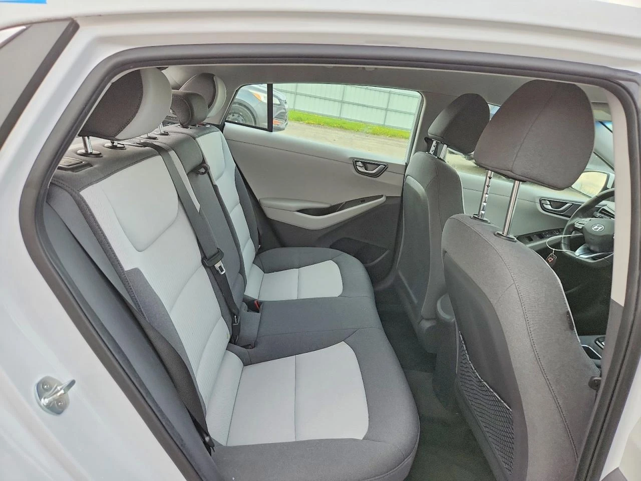 Hyundai Ioniq 1.6l Se, снимка 10 - Автомобили и джипове - 54446316