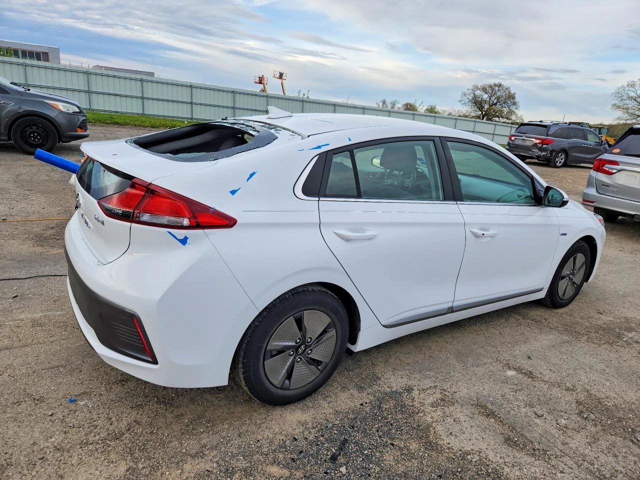 Hyundai Ioniq 1.6l Se, снимка 3 - Автомобили и джипове - 54446316