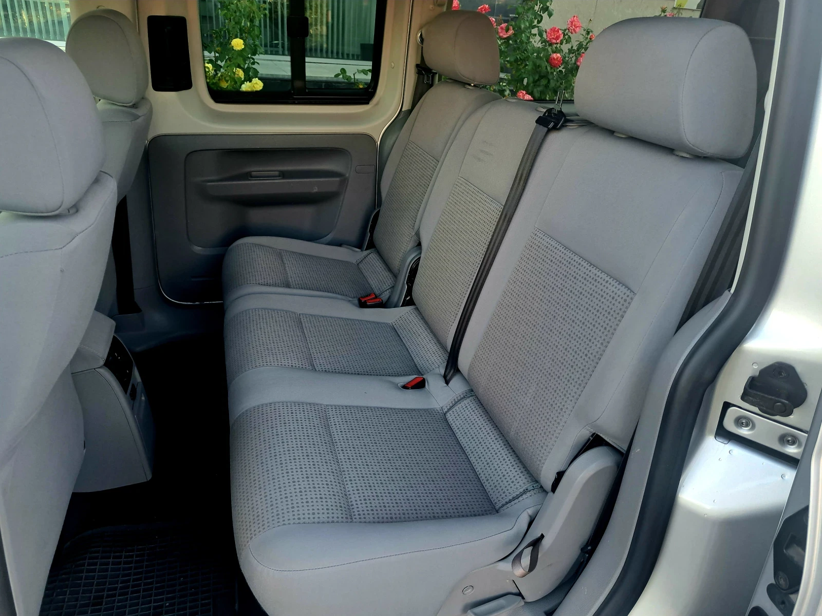VW Caddy CADDY MAXI LIFE 2.0 TDI 6�� 140�� | Mobile.bg � ����������� 9